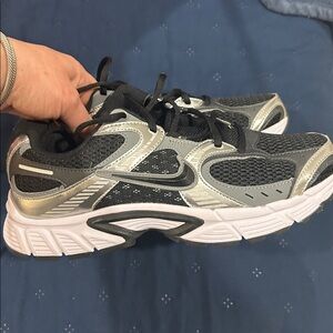 Nike V5 RNR Running Shoes